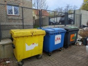 Kontenery na śmieci lub złom