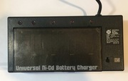 Ładowarka baterii uniwersalna.