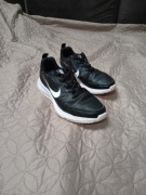 Czarno białe buty damskie Nike Todos sportowe