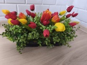 Kompozycja kwiatów na stół komodę 