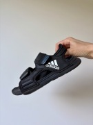 Sandały chłopięce Adidas Altaswim lekkie piankowe na rzepy 32
