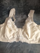 Kremowa damski biustonosz Bonprix 90d