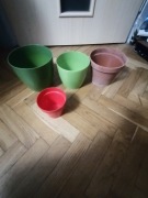 Doniczki kolorowe i  plastikowe