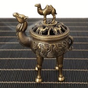 Mosiężna Kadzielnica Wielbłąd – Styl Bliskowschodni Vintage