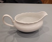 Porcelanowa sosjerka delikatna i elegancka
