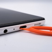 Czyścik do portów USB C i Lightning - Bezpieczne i precyzyjne czyszczenie!