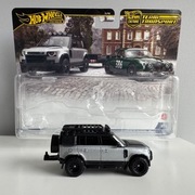 Hot Wheels Premium 1:64 2023 LAND ROVER DEFENDER 110 - LUZ