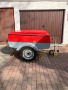 Lekka przyczepka samochodowa z zamykaną pokrywą na kluczyk Niewiadów N-250C