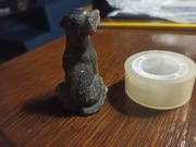 Figurka psa nieznana