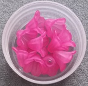 Koraliki akrylowe matowe kwiat tulipana różowe 10szt