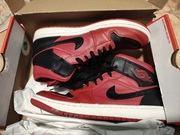Nike Air Jordan 1 Mid Reverse Bred 42,5