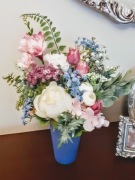 Stroik wiosenny flower box, kompozycja