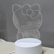 Urocza lampka 3D z Hello Kitty – minimalistyczna dekoracja 