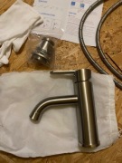 Bateria umywalkowa nowoczesna szczotkowana stal nierdzewna