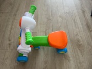 Smiki, Muzyczny chodzik, zabawka interaktywna