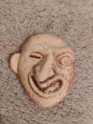 Maska płaskorzeźba Ceramika z Gliny wypalana w Grecji mała twarz 