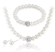 Zestaw biżuterii z perłami 