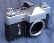Zenit B aparat fotograficzny, tylko korpus, czas "B" i "30" niedokładny