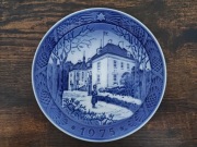 1975 Talerz Świąteczny Royal Copenhagen, "Rezydencja świąteczna królowej"