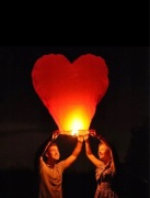 Lampiony szczęścia w kształcie serca – romantyczny efekt! 