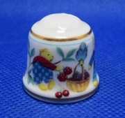 Naparstek Kolekcjonerski Porcelanowy Julio Misie Zbierające Jeżyny 