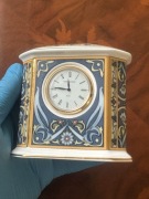 Porcelanowy zegar stołowy Wedgwood bone china – dekoracyjny, angielska