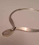 Sztywna srebrna kolia próby 925 - z lat minionych.....