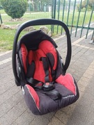Fotelik samochodowy, nosidełko marki Recaro