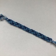 własnoręcznie robiona bransoletka z muliny 