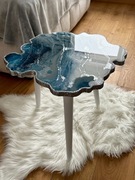 Artystyczny stolik ręcznie wykonany – licytacja charytatywna