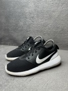 Damskie sneakersy Nike Roshe G Next Nature w klasycznym czarnym kolorze