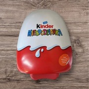 Walizka na kółkach kinder niespodzianka