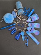 duży, niebieski zestaw breloczków do samoobrony dla kobiet