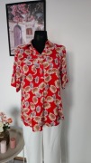 Czerwona  koszula w kwiaty, dekolt V na guziki , 2 kieszonki, rozmiar M/L