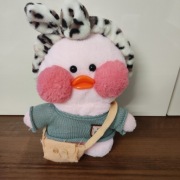 Maskotka lalafanfan pluszak kaczka z dodatkami 