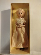 Lalka porcelanowa 18 cm. + gazetka
