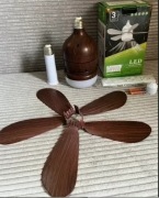 Lampa LED z wentylatorem i pilotem