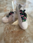 Białe buty w rozmiarze 38