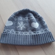 Tchibo - szara czapka z białym motywem