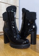 Czarne botki lakierowane na obcasie z futerkiem, Erynn, r.38