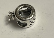 Pandora oryginał nowa zawieszka srebrna O w koronie