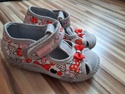 Nowe Sandałki, kapcie 