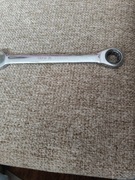 Klucz Yato płasko oczkowy grzechotka 17"