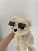 Damskie okulary przeciwsłoneczne marki Gucci.