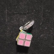 Charms srebrny s925 do bransoletki Pandora.  Zawieszka  kostka