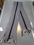 Modny Szal Męski Czarno-Biały Rozmiar Uniwersalny 