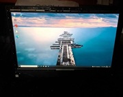 Komputer All in One Dell 7450 24'' i3 + zestaw bezprzewodowy Logitech