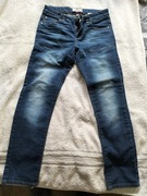 Dwie pary spodni dżinsowych 