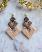 Długie wiszące kolczyki z teksturą imitującą drewnoz gliny polimerowej 