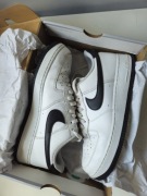 Nike Air Force 1 '07 white and black - rozmiar 45 - stan bardzo dobry